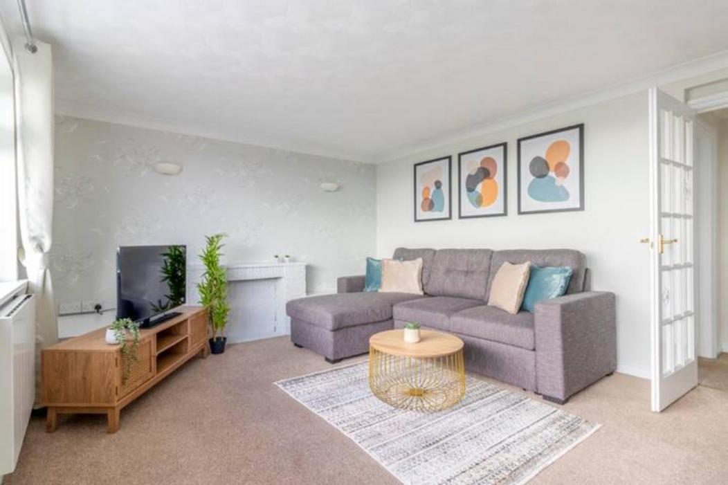 Trendy Sea View 2 Bedroom Sleeps 6 - Free Parking 본머스 외부 사진