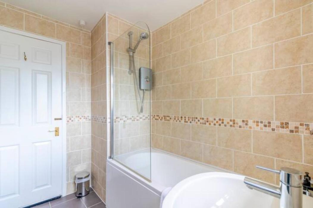 Trendy Sea View 2 Bedroom Sleeps 6 - Free Parking 본머스 외부 사진
